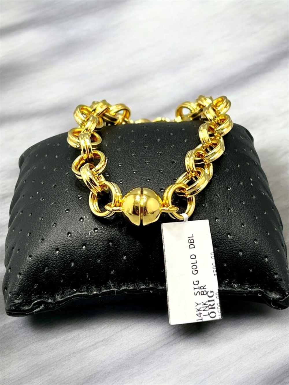 Women’s 14k Gold Bracelet With Resin Core
